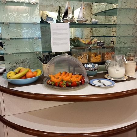 Acasamia Welchome Hotel Римини Екстериор снимка